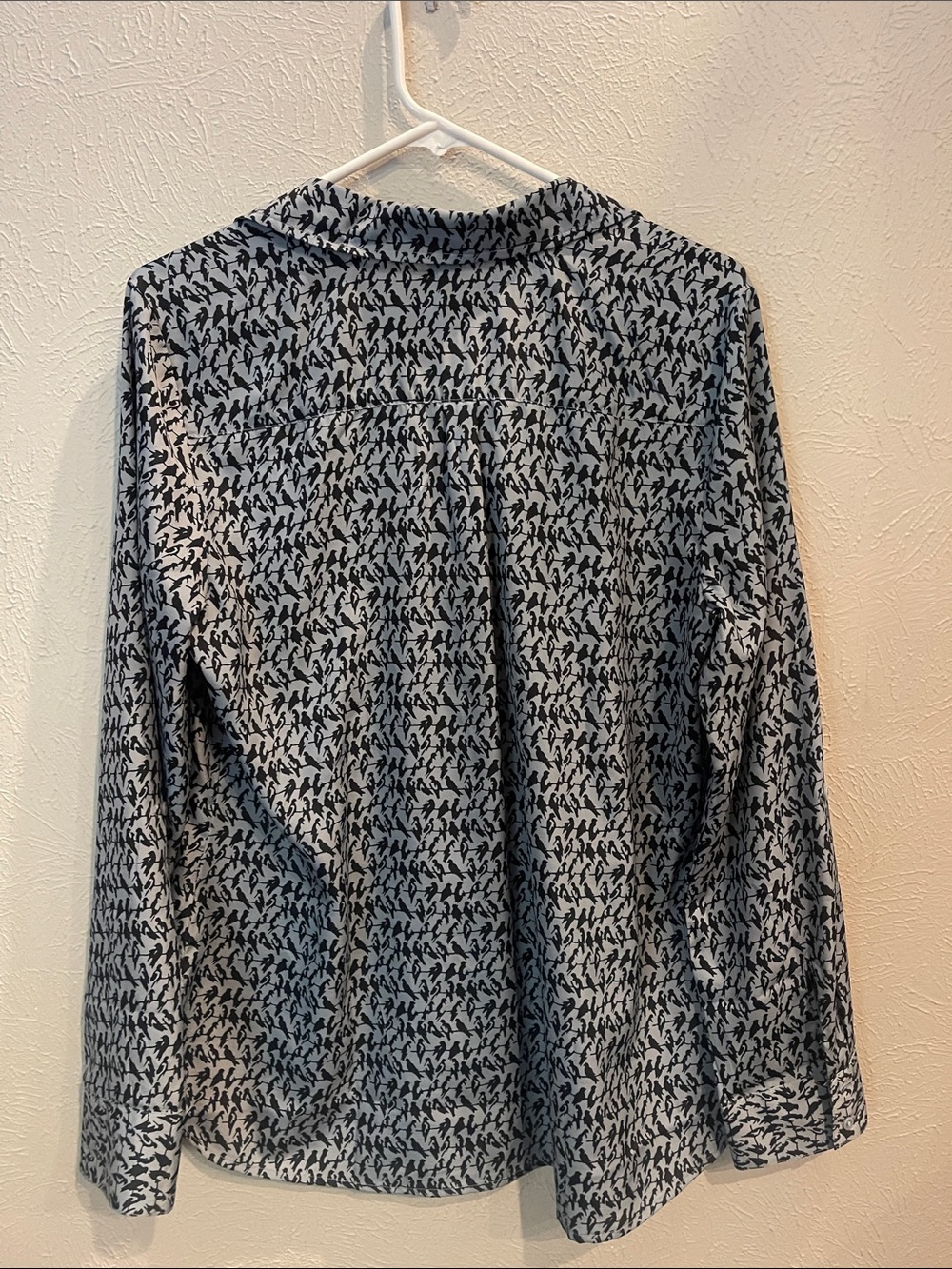 Ann Taylor Charming Printed Button-Front Blue-Grey Blouse. Size M. - Picture 5 of 5
